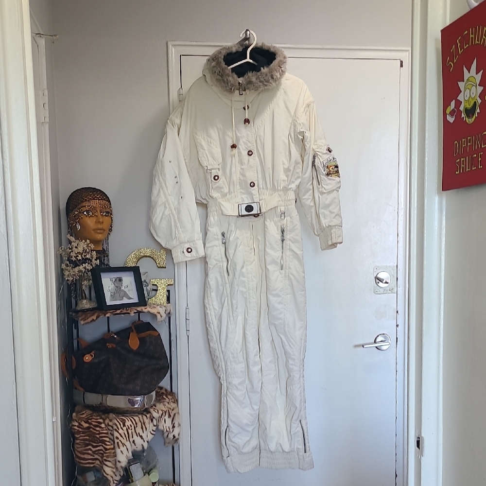 Bogner Skiwear Ski Snowsuit Vintage White Belt with Silver Buckle